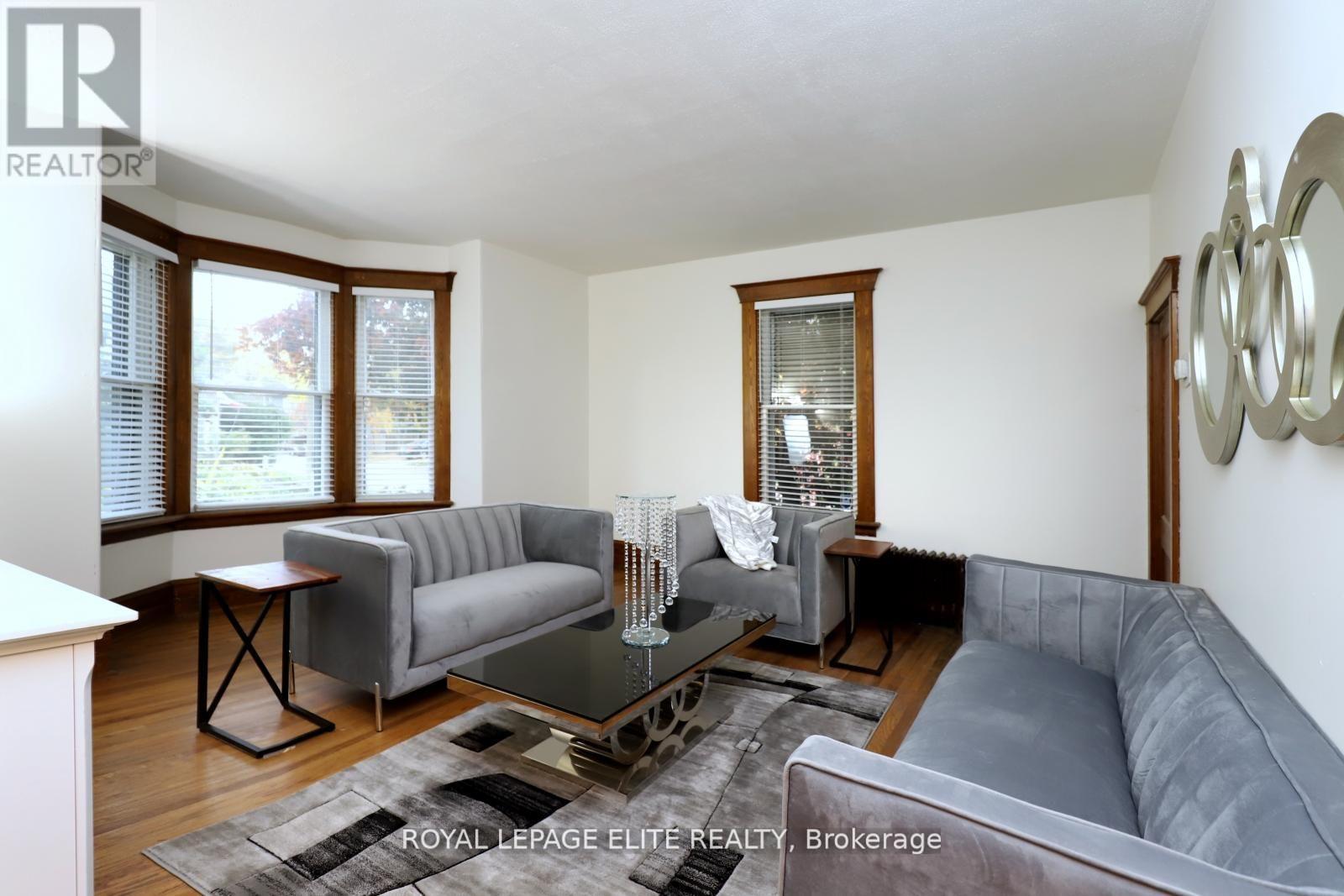 18-20 Reuben Street, Aurora, Ontario  L4G 2M2 - Photo 8 - N12772728