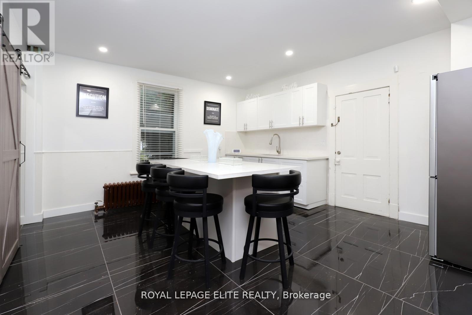 18-20 Reuben Street, Aurora, Ontario  L4G 2M2 - Photo 9 - N12772728