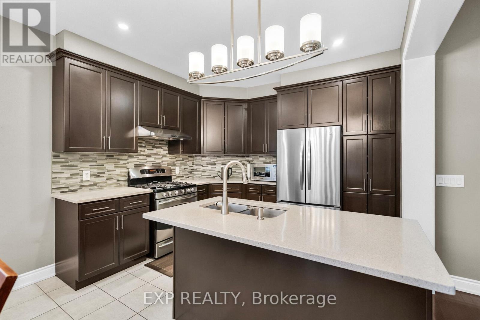 6 Mcmahon Court, Richmond Hill, Ontario  L4E 0T6 - Photo 12 - N12772756