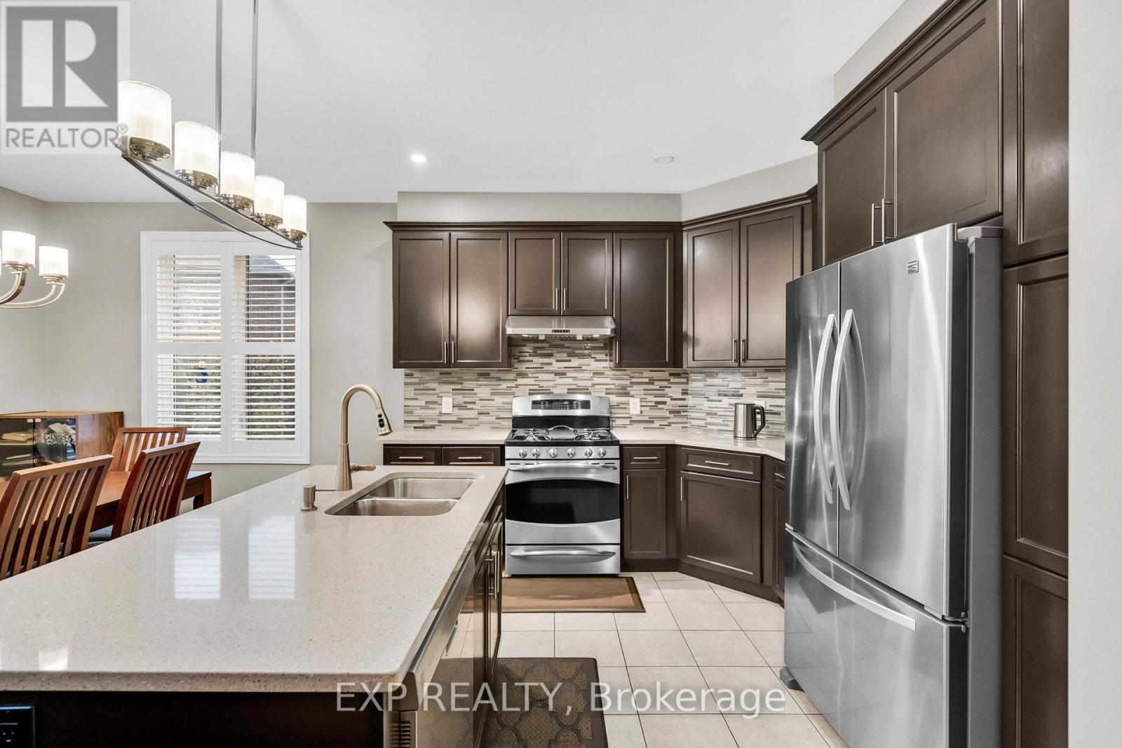 6 Mcmahon Court, Richmond Hill, Ontario  L4E 0T6 - Photo 13 - N12772756