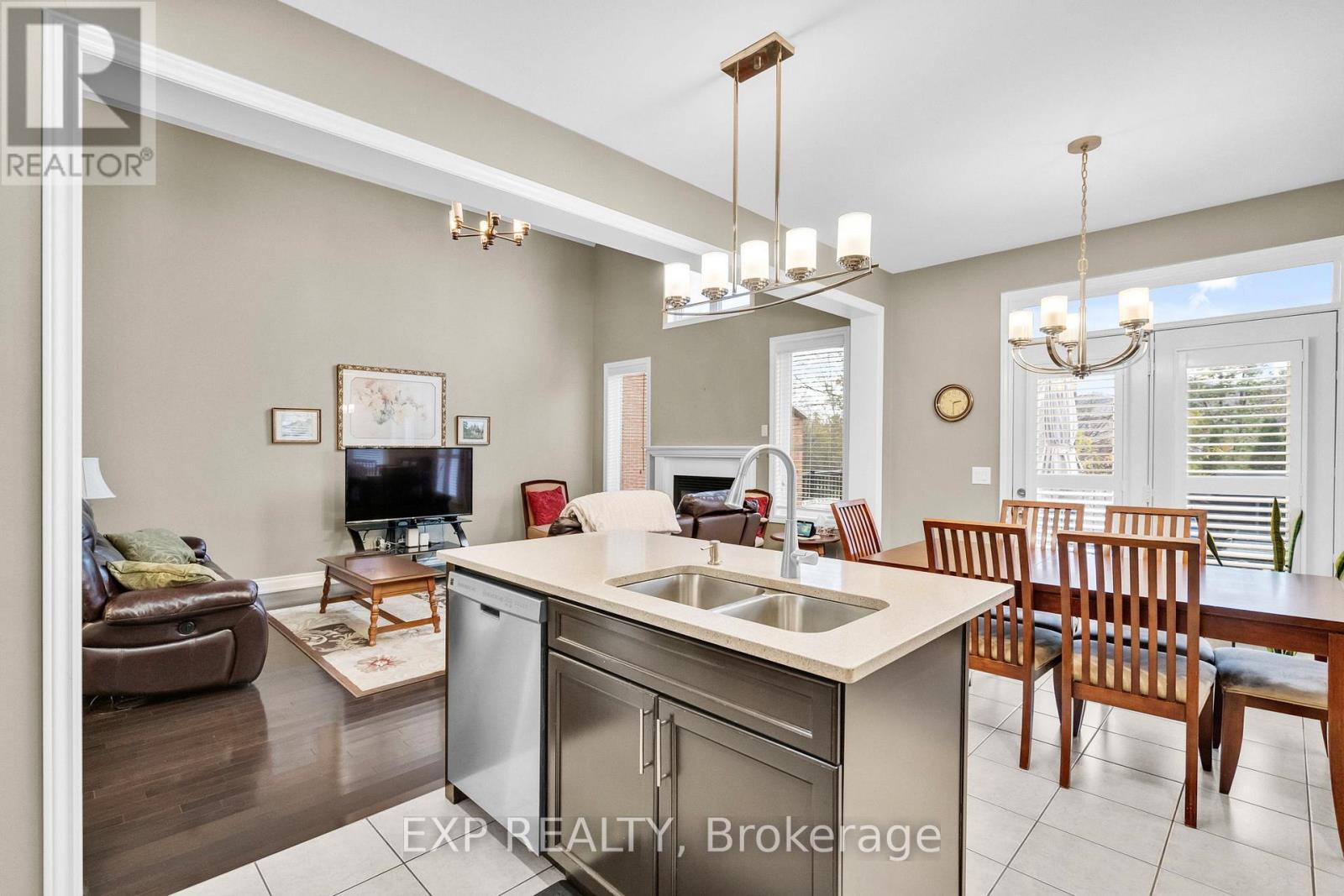 6 Mcmahon Court, Richmond Hill, Ontario  L4E 0T6 - Photo 15 - N12772756