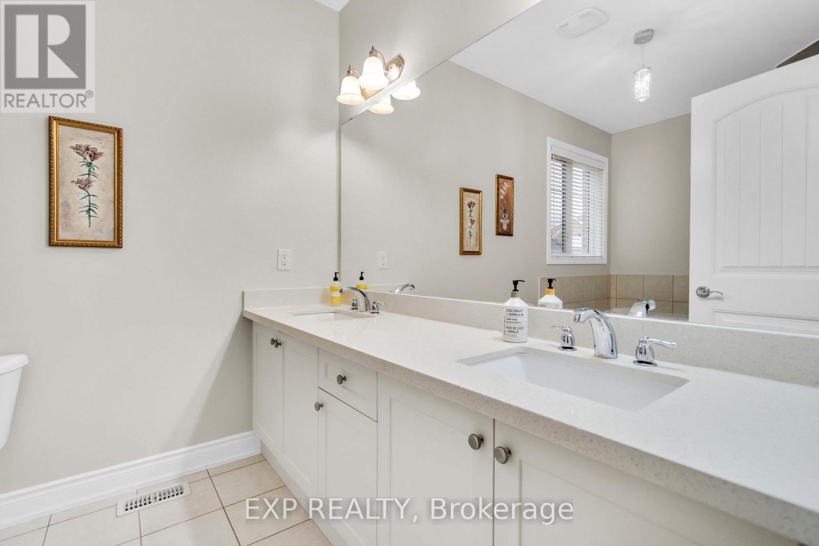 6 Mcmahon Court, Richmond Hill, Ontario  L4E 0T6 - Photo 21 - N12772756