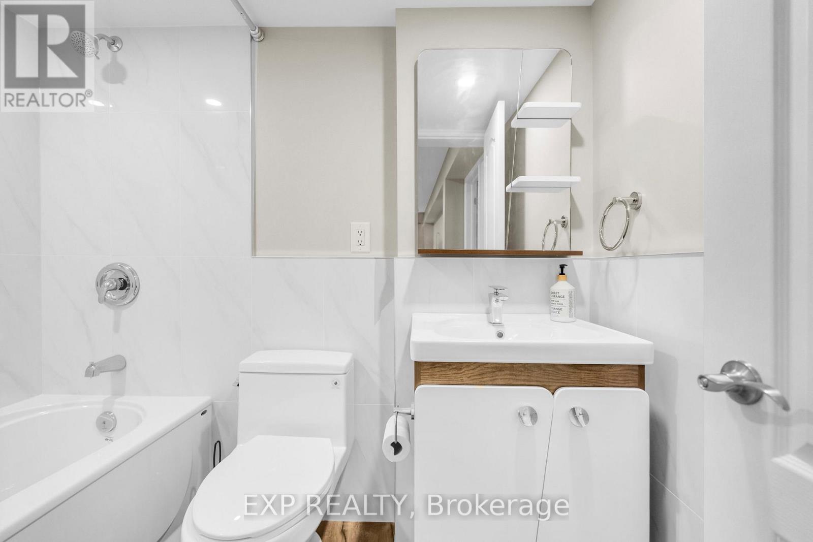 6 Mcmahon Court, Richmond Hill, Ontario  L4E 0T6 - Photo 44 - N12772756