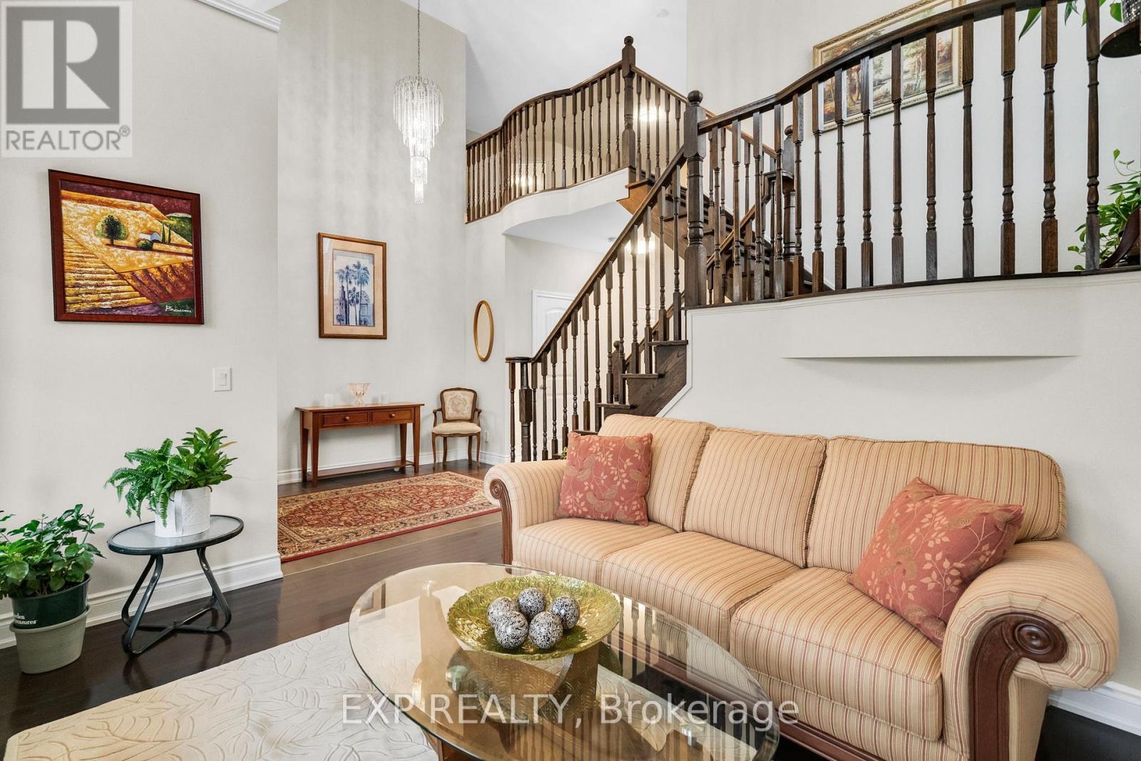 6 Mcmahon Court, Richmond Hill, Ontario  L4E 0T6 - Photo 5 - N12772756