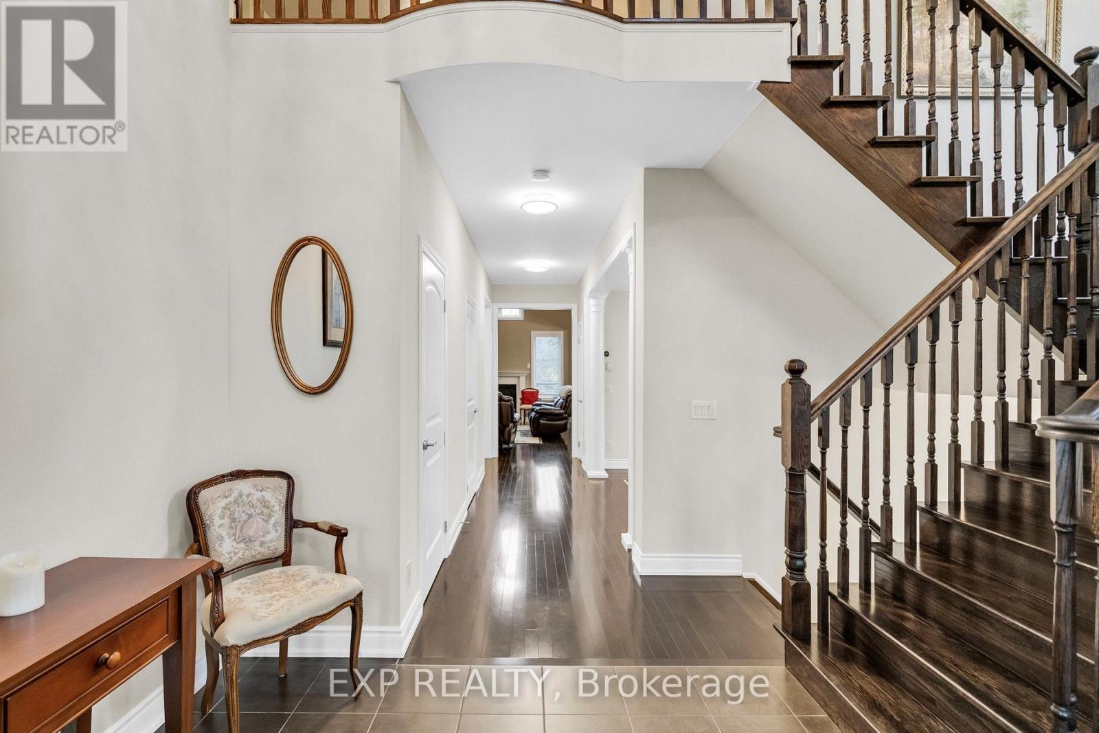 6 Mcmahon Court, Richmond Hill, Ontario  L4E 0T6 - Photo 6 - N12772756