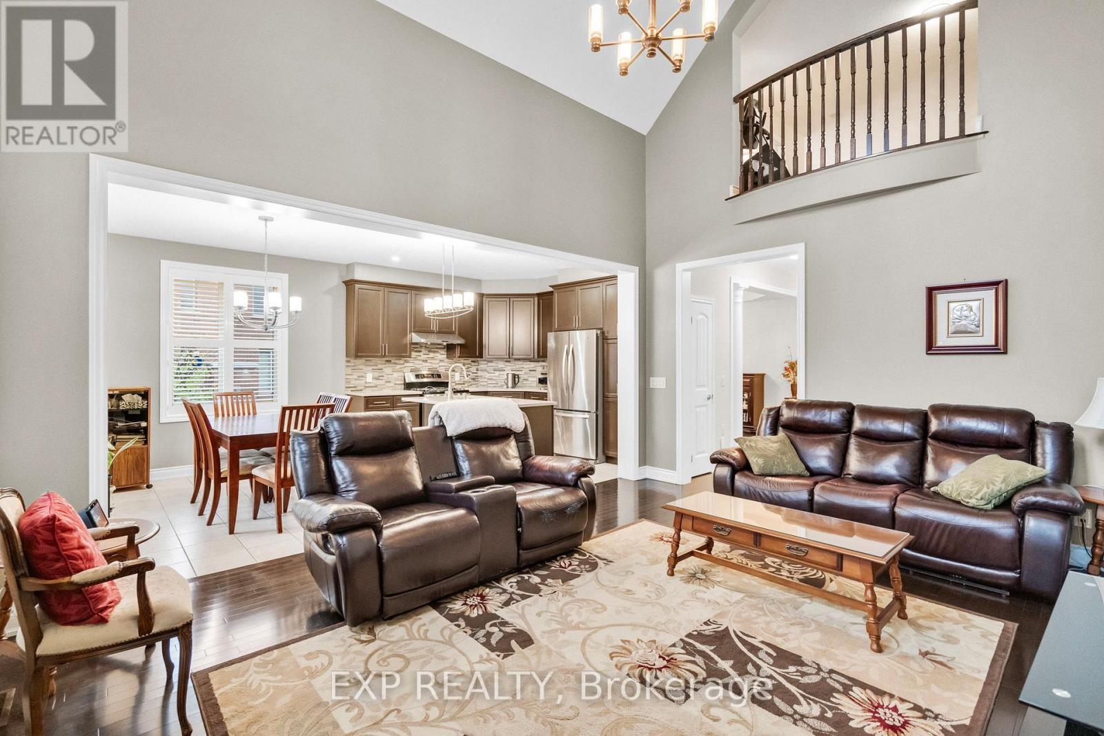 6 Mcmahon Court, Richmond Hill, Ontario  L4E 0T6 - Photo 9 - N12772756