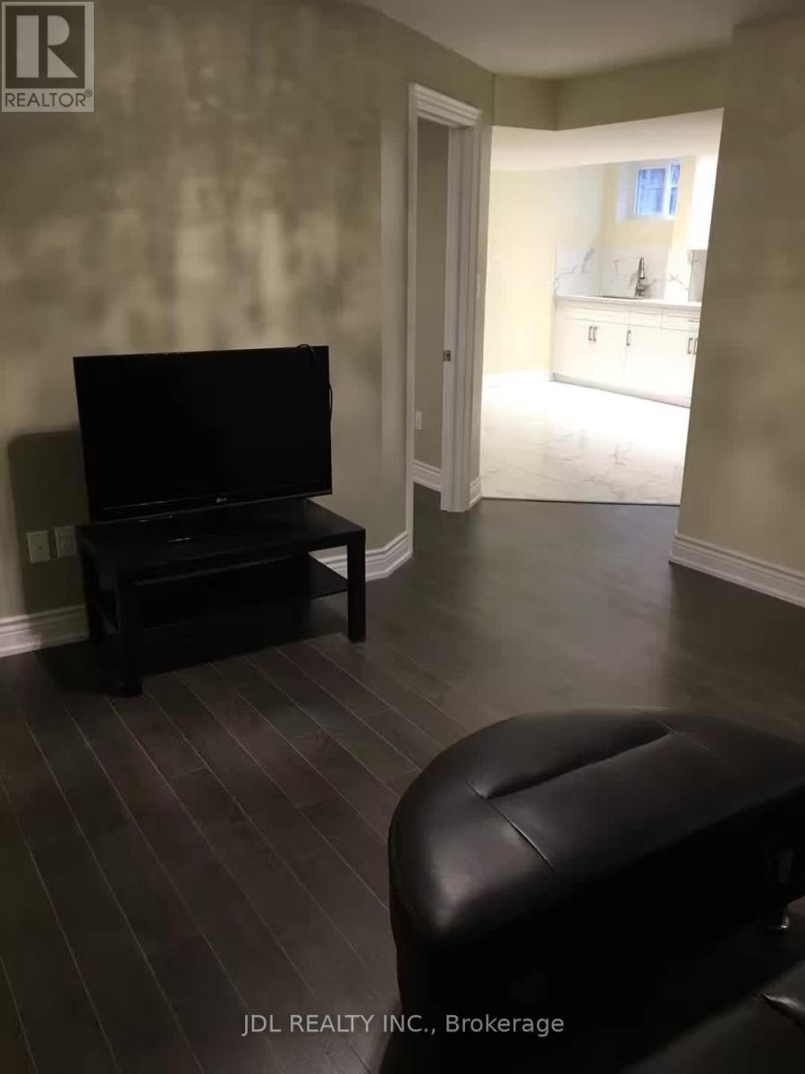 Lower - 50 Militia Trail, Markham, Ontario  L3R 9H5 - Photo 10 - N12772876