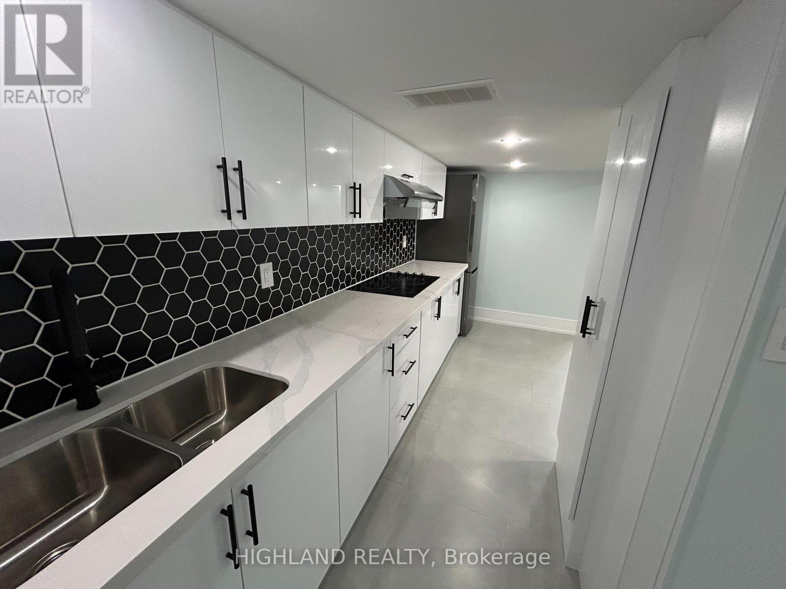 916 Golden Farmer Way, Mississauga, Ontario  L5W 1B4 - Photo 23 - W12676050