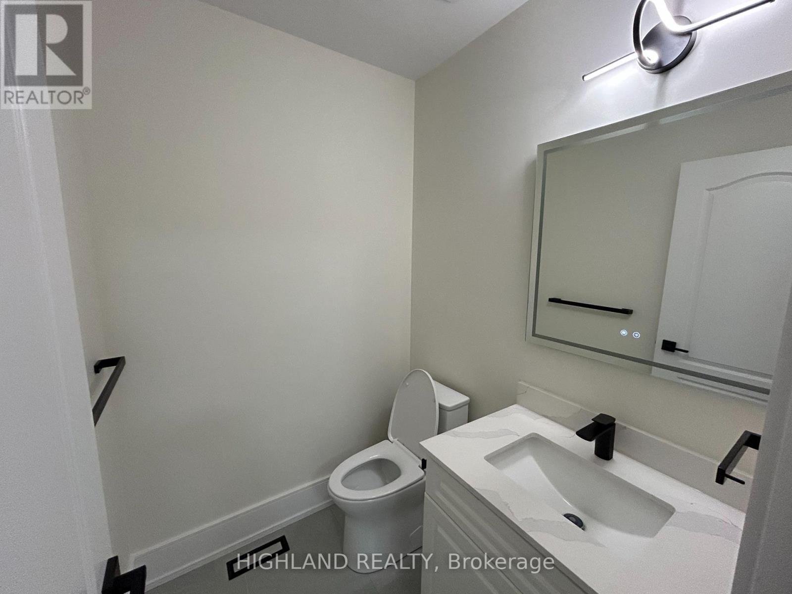 916 Golden Farmer Way, Mississauga, Ontario  L5W 1B4 - Photo 8 - W12676050