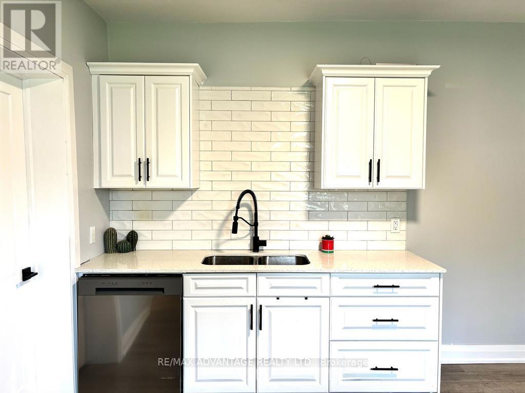 Photo 2 of 20 for 194 Maitland Street