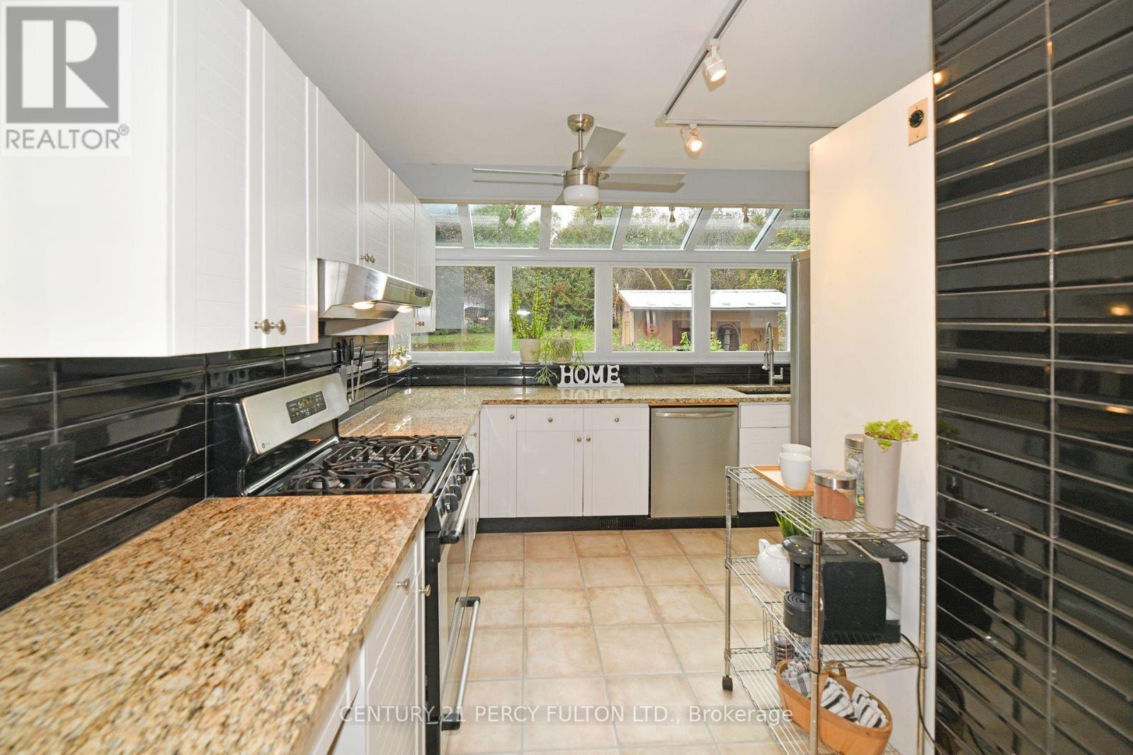 10208 Tenth Line, Halton Hills, Ontario  L0P 1K0 - Photo 14 - W12772696