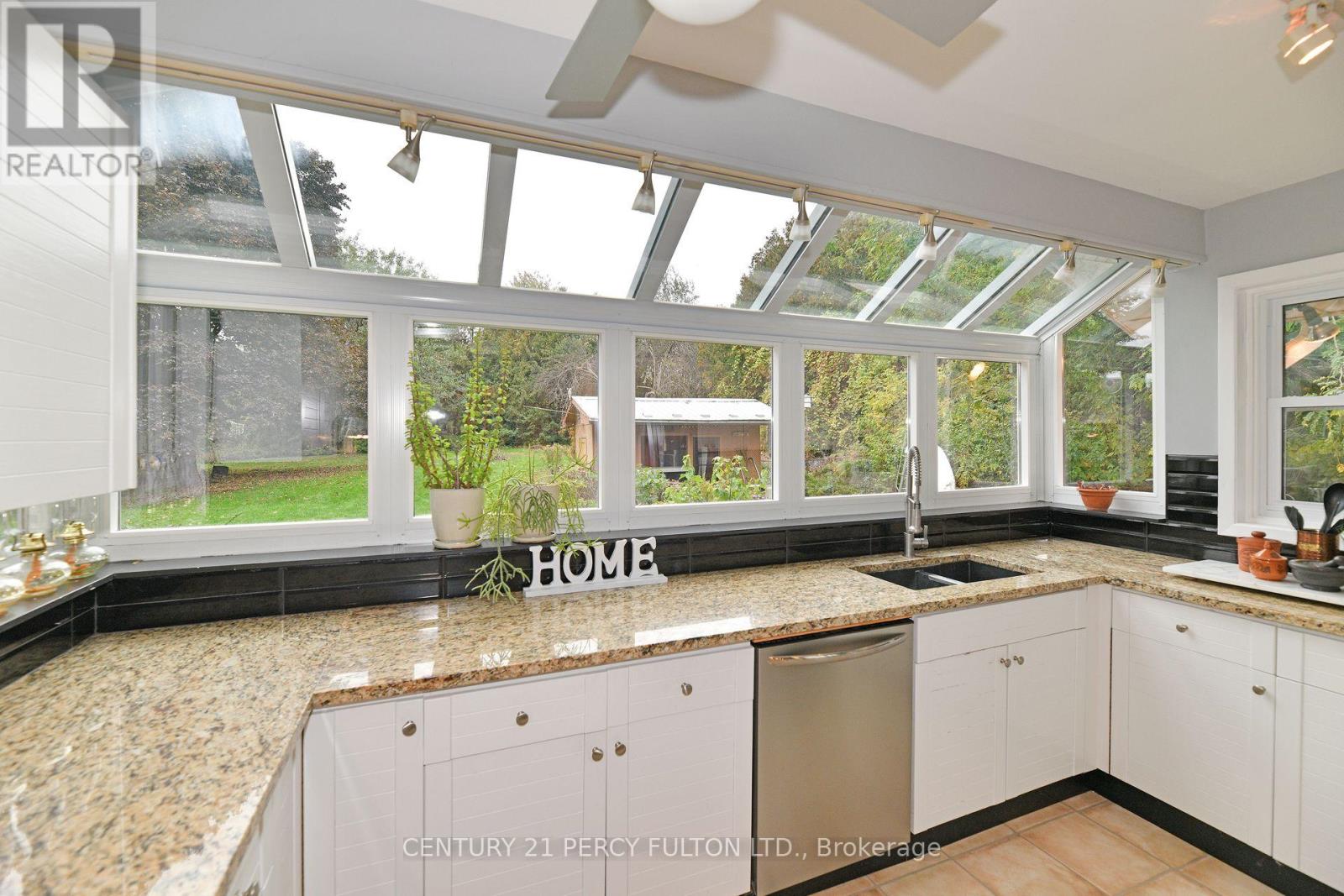 10208 Tenth Line, Halton Hills, Ontario  L0P 1K0 - Photo 15 - W12772696