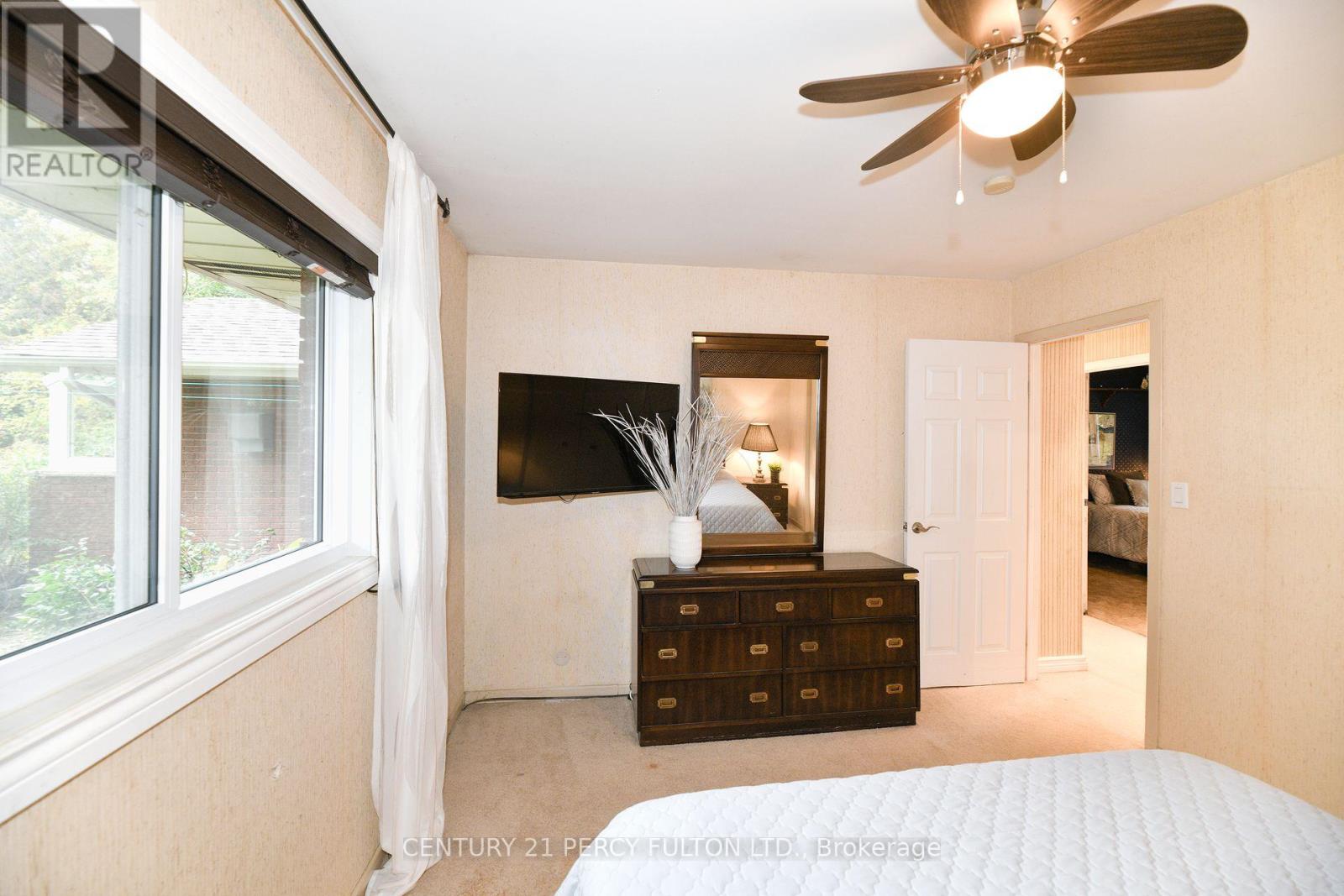 10208 Tenth Line, Halton Hills, Ontario  L0P 1K0 - Photo 20 - W12772696