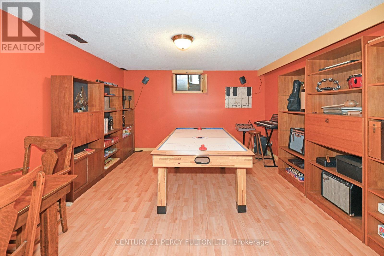 10208 Tenth Line, Halton Hills, Ontario  L0P 1K0 - Photo 25 - W12772696