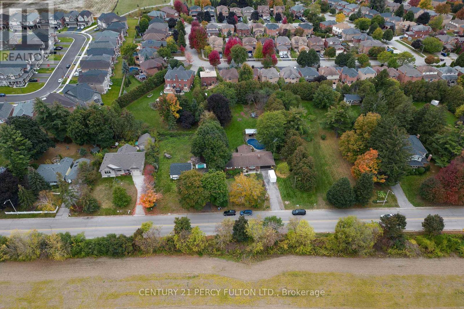 10208 Tenth Line, Halton Hills, Ontario  L0P 1K0 - Photo 33 - W12772696