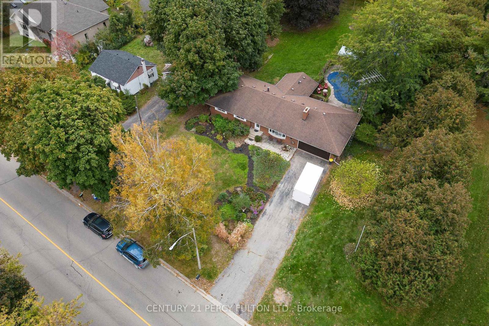 10208 Tenth Line, Halton Hills, Ontario  L0P 1K0 - Photo 34 - W12772696