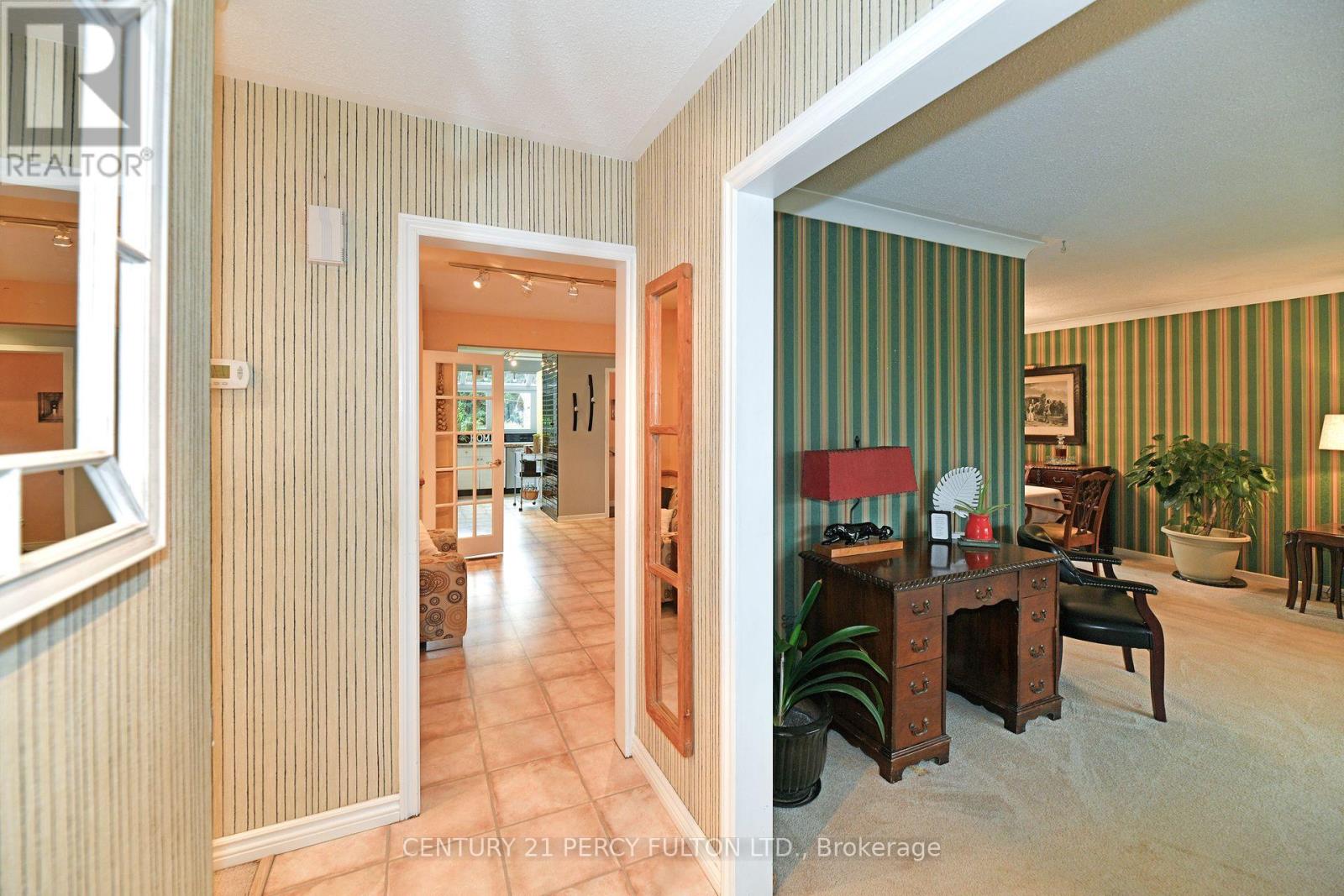 10208 Tenth Line, Halton Hills, Ontario  L0P 1K0 - Photo 4 - W12772696