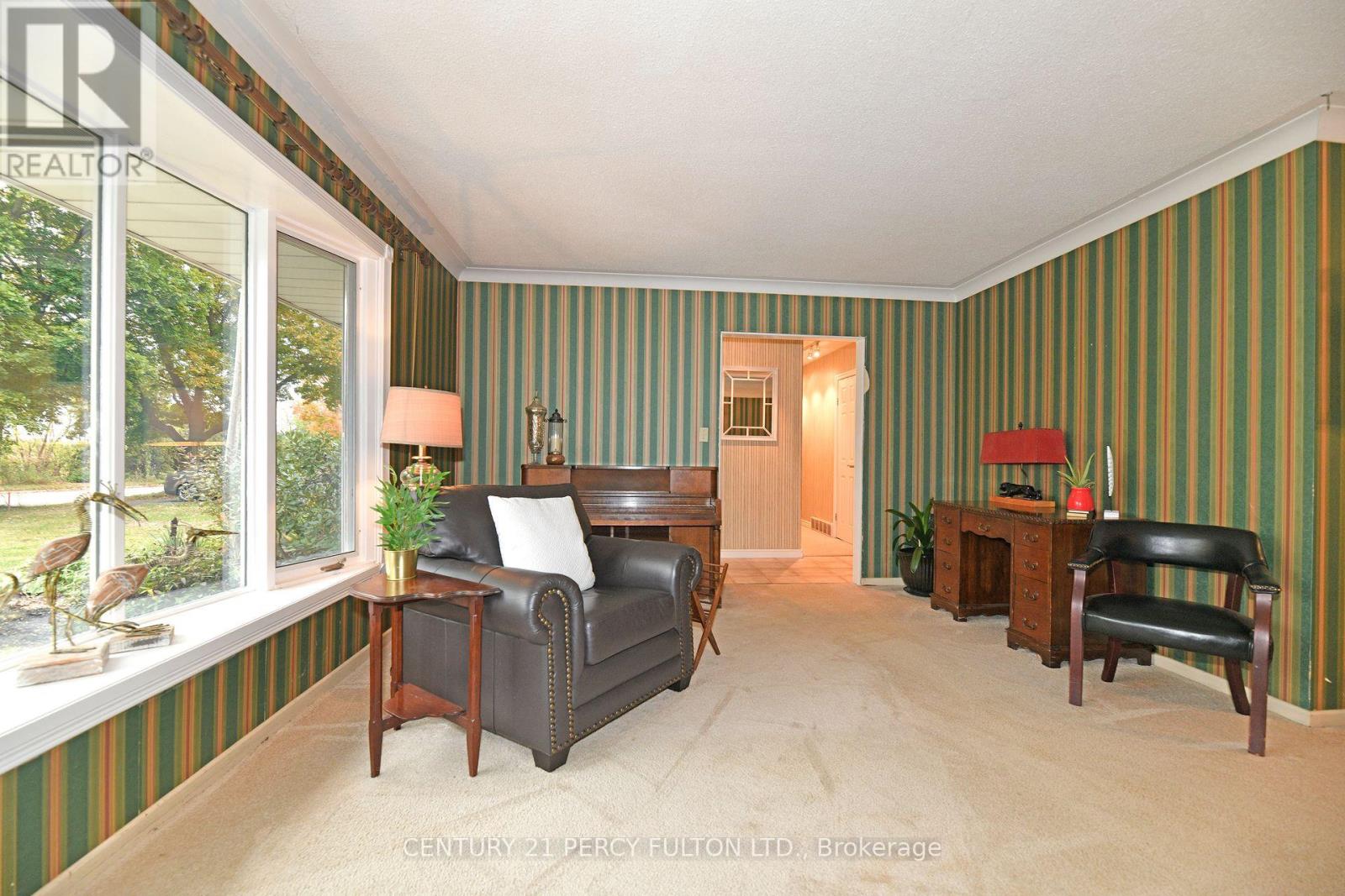 10208 Tenth Line, Halton Hills, Ontario  L0P 1K0 - Photo 5 - W12772696