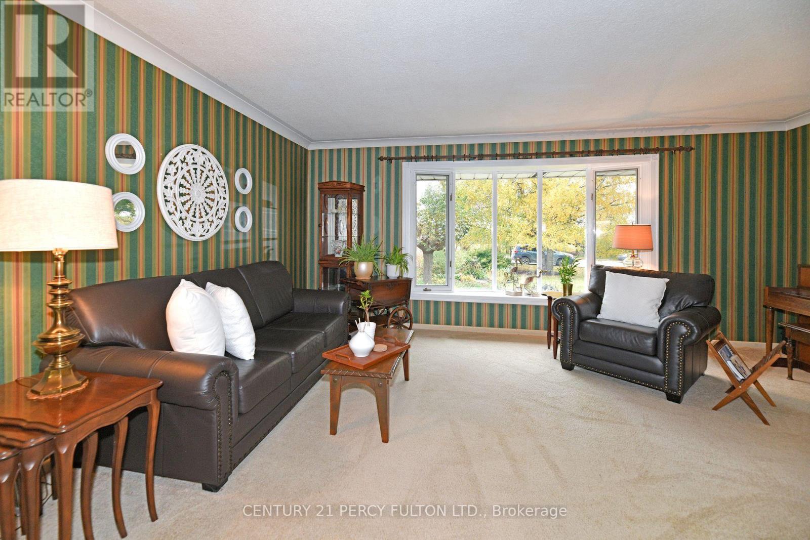 10208 Tenth Line, Halton Hills, Ontario  L0P 1K0 - Photo 7 - W12772696