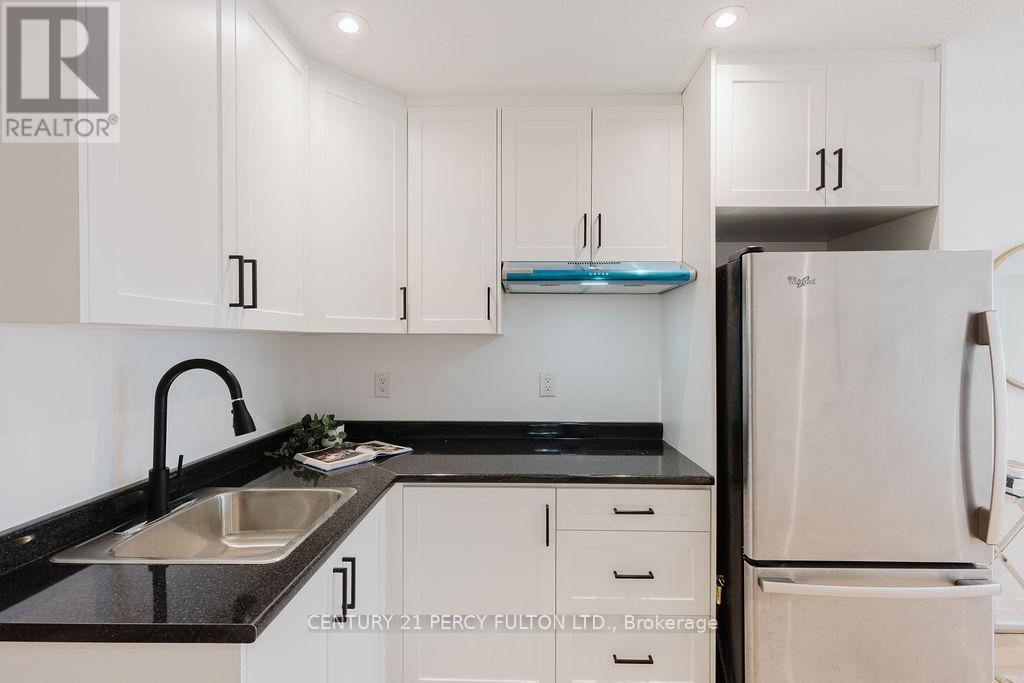 11 Bay Crest Drive, Brampton, Ontario  L6Z 1H5 - Photo 24 - W12772698