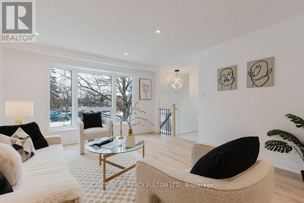 11 Bay Crest Drive, Brampton, Ontario  L6Z 1H5 - Photo 6 - W12772698