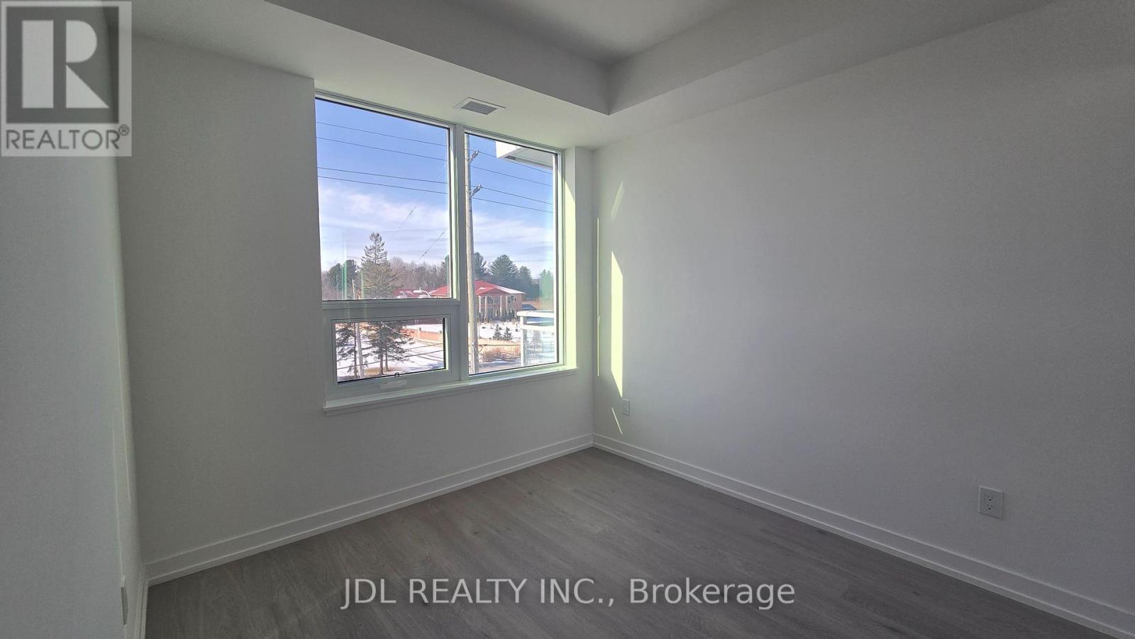 325 - 2501 Saw Whet Boulevard, Oakville, Ontario  L6M 5N2 - Photo 3 - W12772724