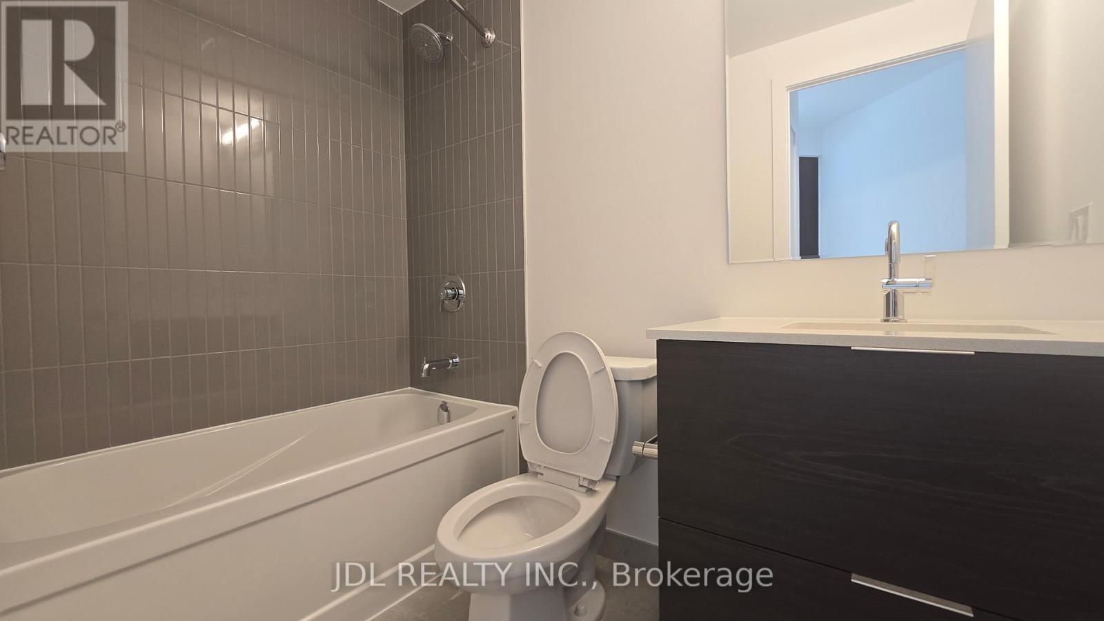 325 - 2501 Saw Whet Boulevard, Oakville, Ontario  L6M 5N2 - Photo 7 - W12772724