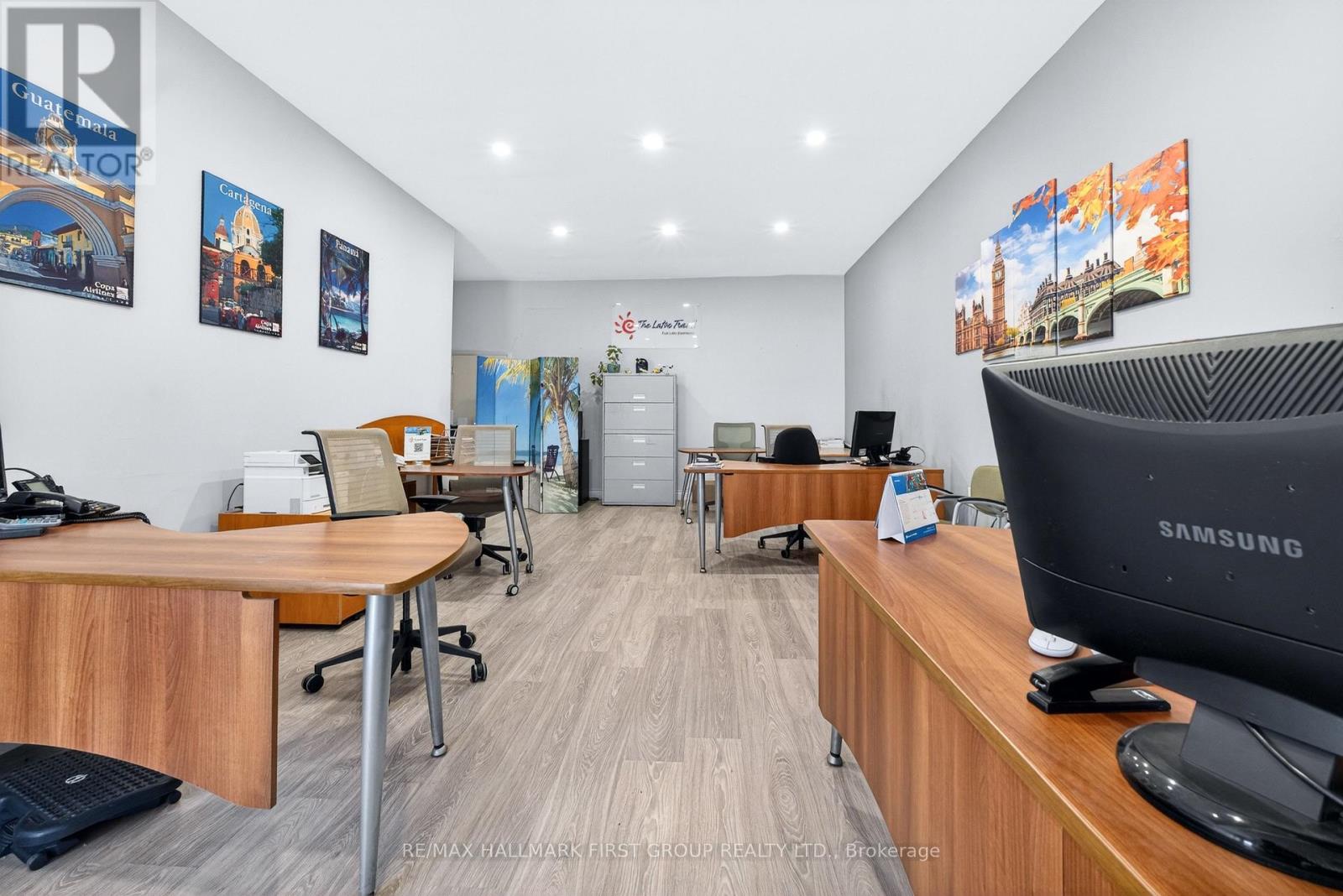 267 Lakeshore Road E, Mississauga, Ontario  L5G 1G8 - Photo 7 - W12772732
