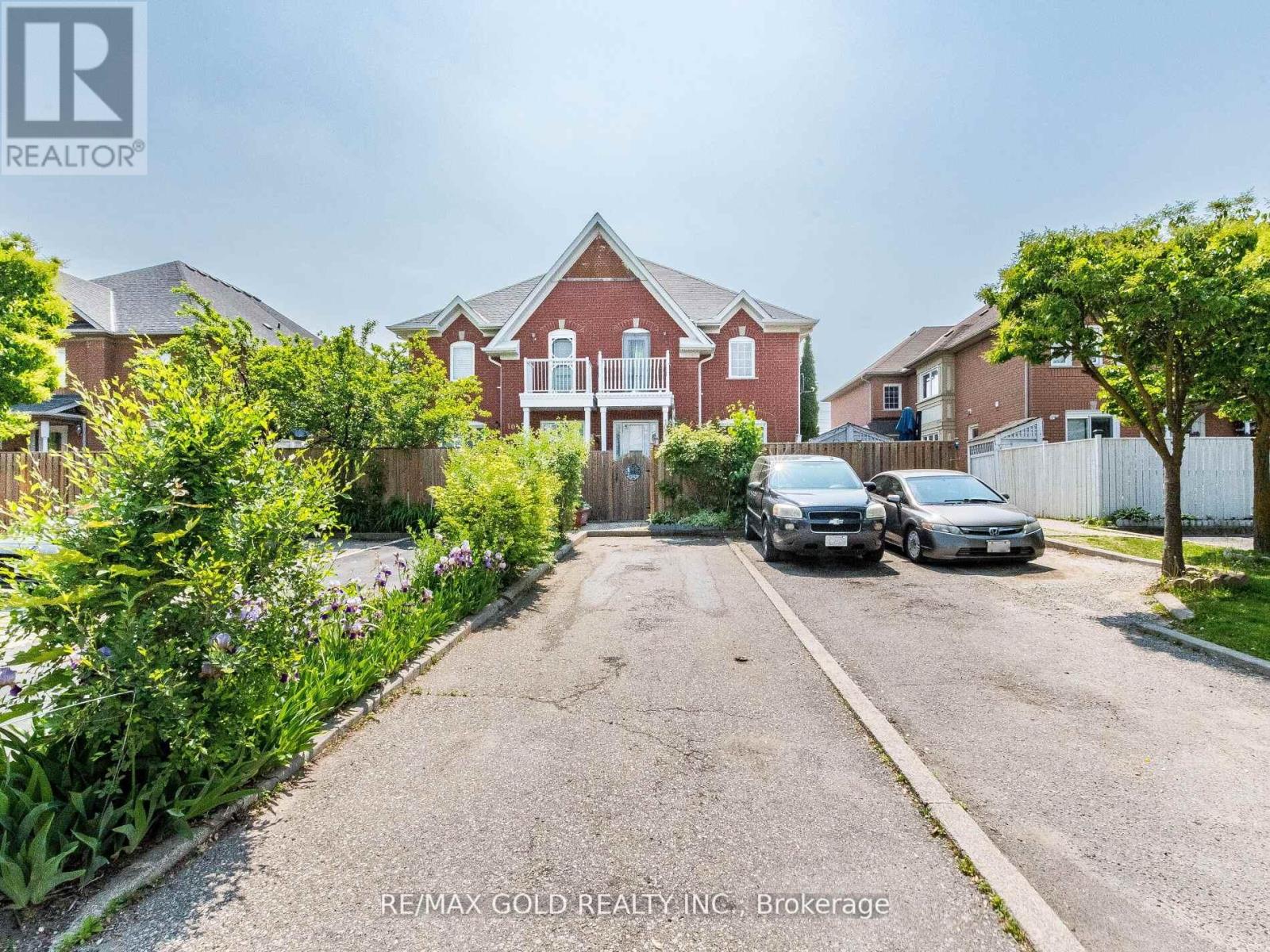 107 Clover Bloom Road, Brampton, Ontario  L6R 1S6 - Photo 2 - W12772768