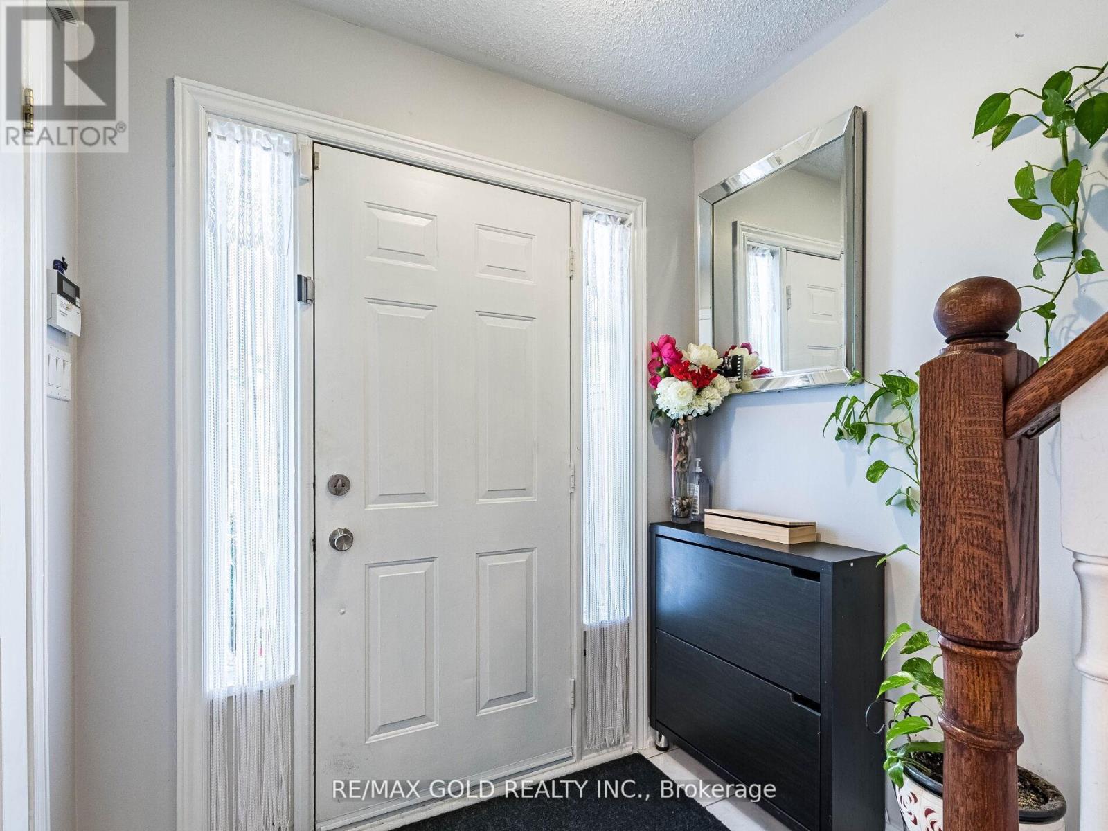 107 Clover Bloom Road, Brampton, Ontario  L6R 1S6 - Photo 8 - W12772768