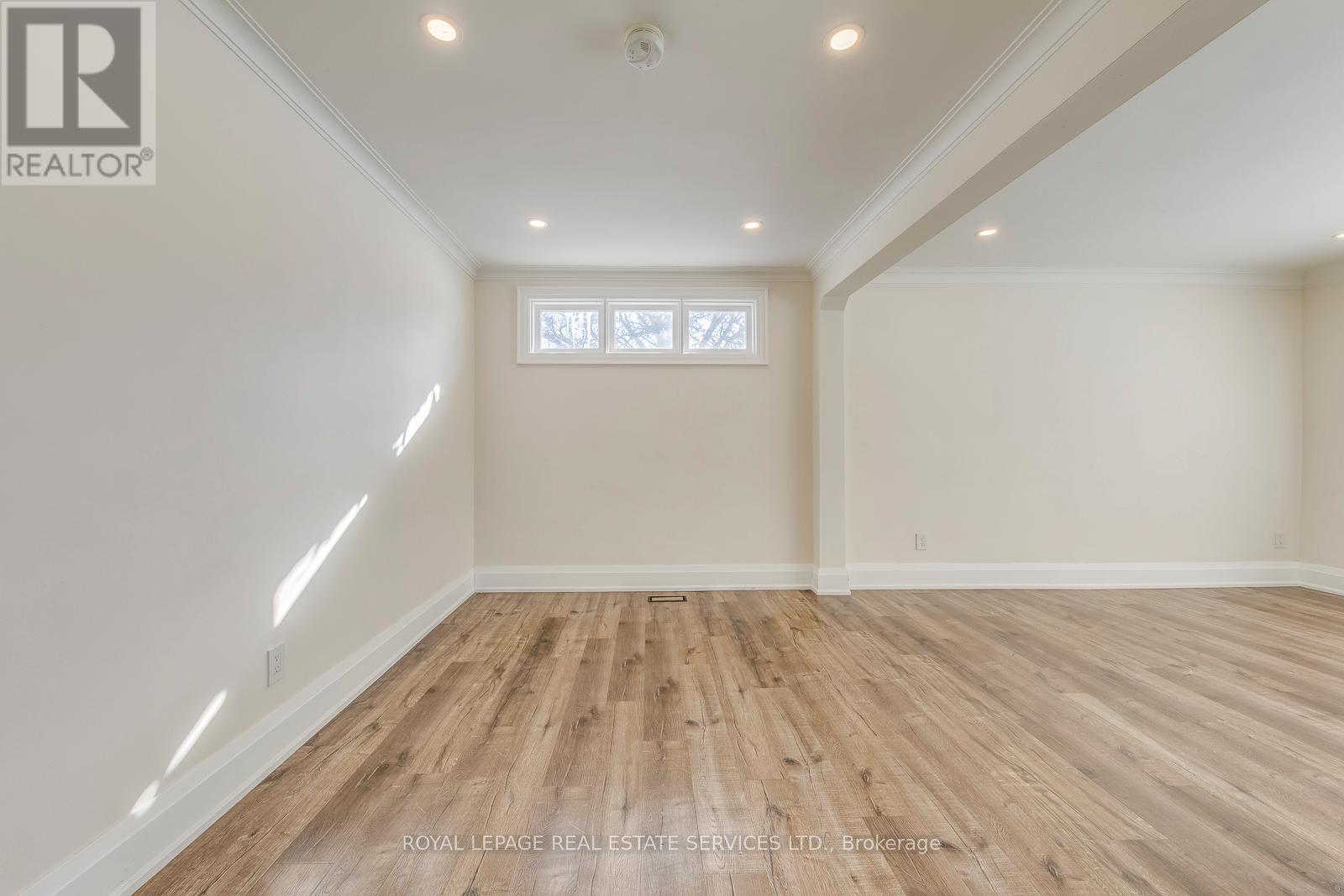 Upper - 91 Ravenscrest Drive, Toronto, Ontario  M9B 5N5 - Photo 12 - W12772800