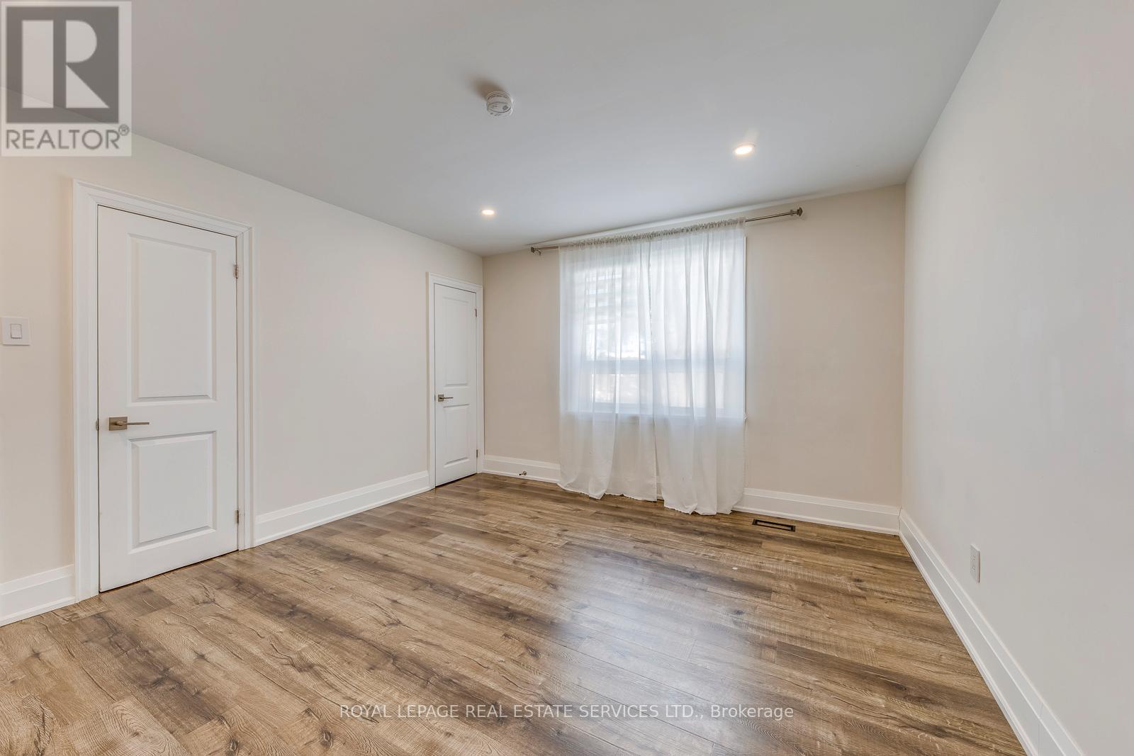 Upper - 91 Ravenscrest Drive, Toronto, Ontario  M9B 5N5 - Photo 22 - W12772800