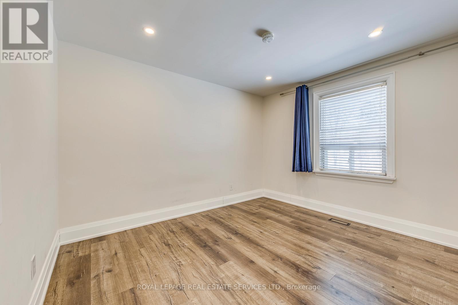 Upper - 91 Ravenscrest Drive, Toronto, Ontario  M9B 5N5 - Photo 23 - W12772800