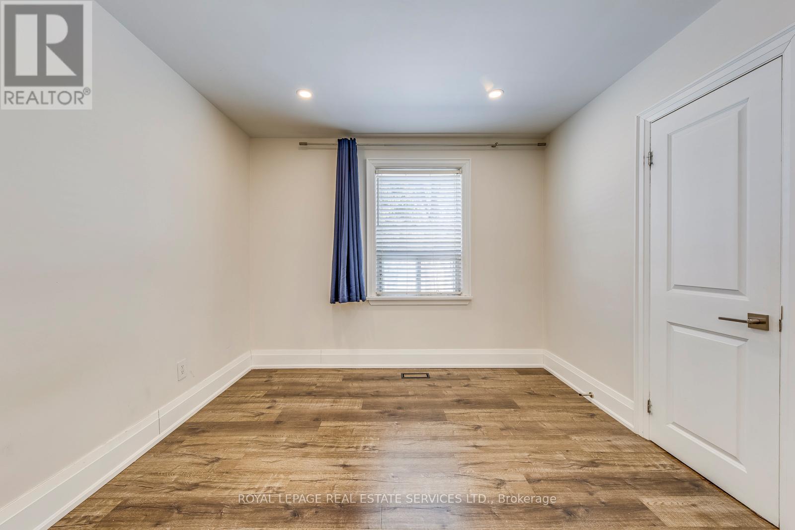 Upper - 91 Ravenscrest Drive, Toronto, Ontario  M9B 5N5 - Photo 24 - W12772800