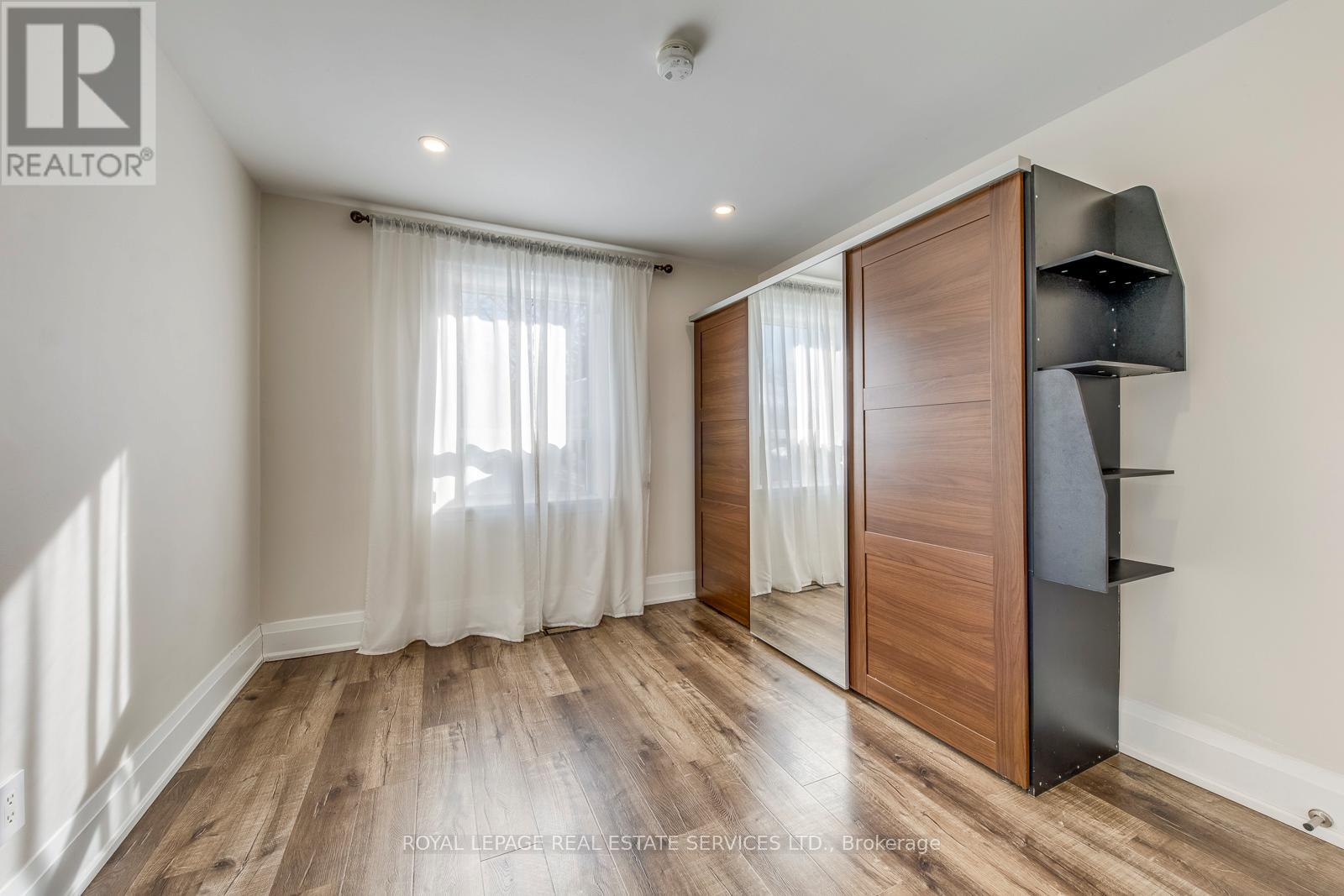 Upper - 91 Ravenscrest Drive, Toronto, Ontario  M9B 5N5 - Photo 26 - W12772800