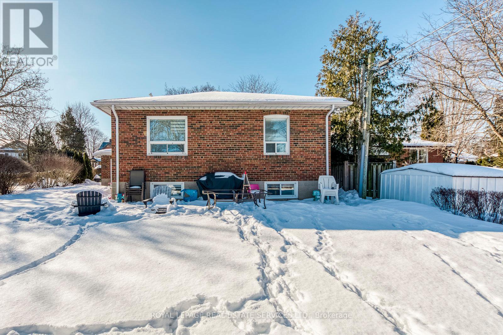 Upper - 91 Ravenscrest Drive, Toronto, Ontario  M9B 5N5 - Photo 33 - W12772800