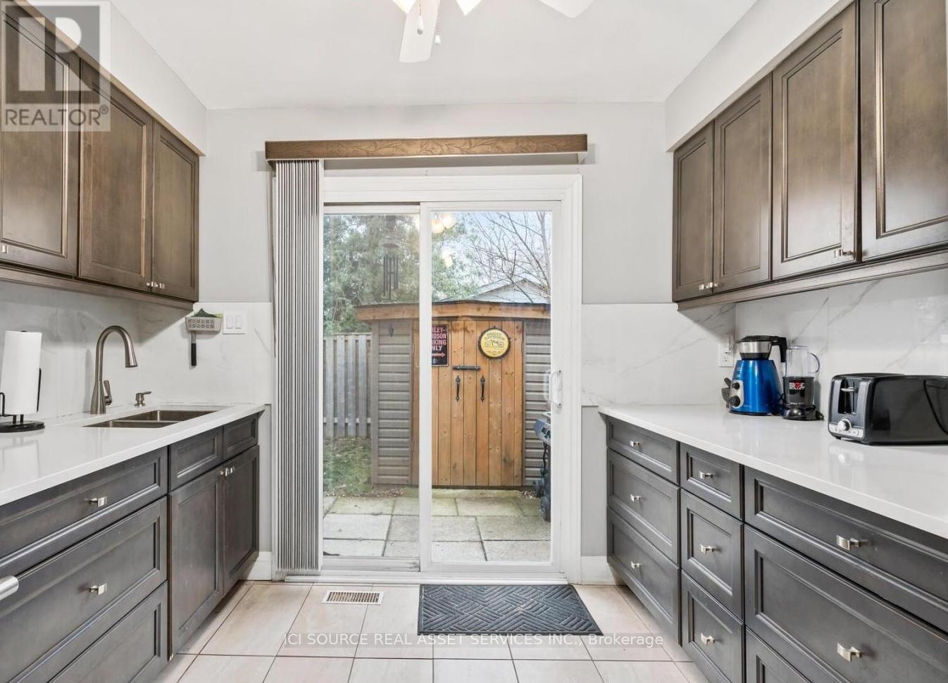 5 - 2377 Industrial Street, Burlington, Ontario  L7P 1A4 - Photo 10 - W12772810