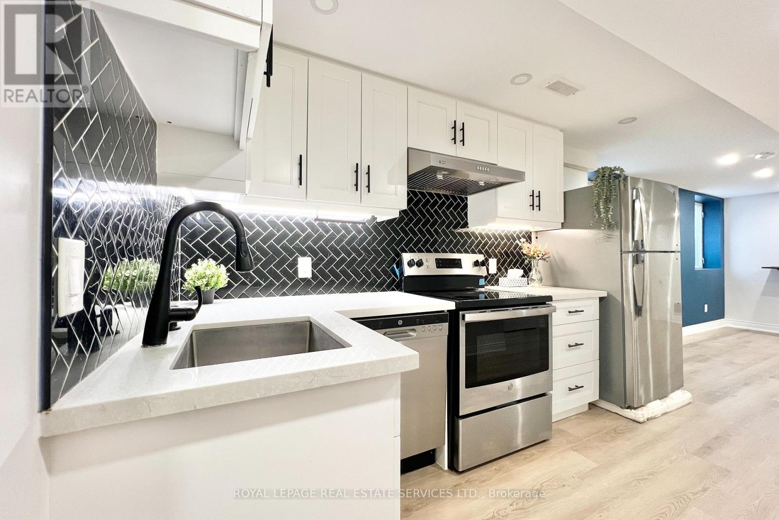 Bsmt - 411 Grindstone Trail, Oakville, Ontario  L6H 0S1 - Photo 8 - W12772816