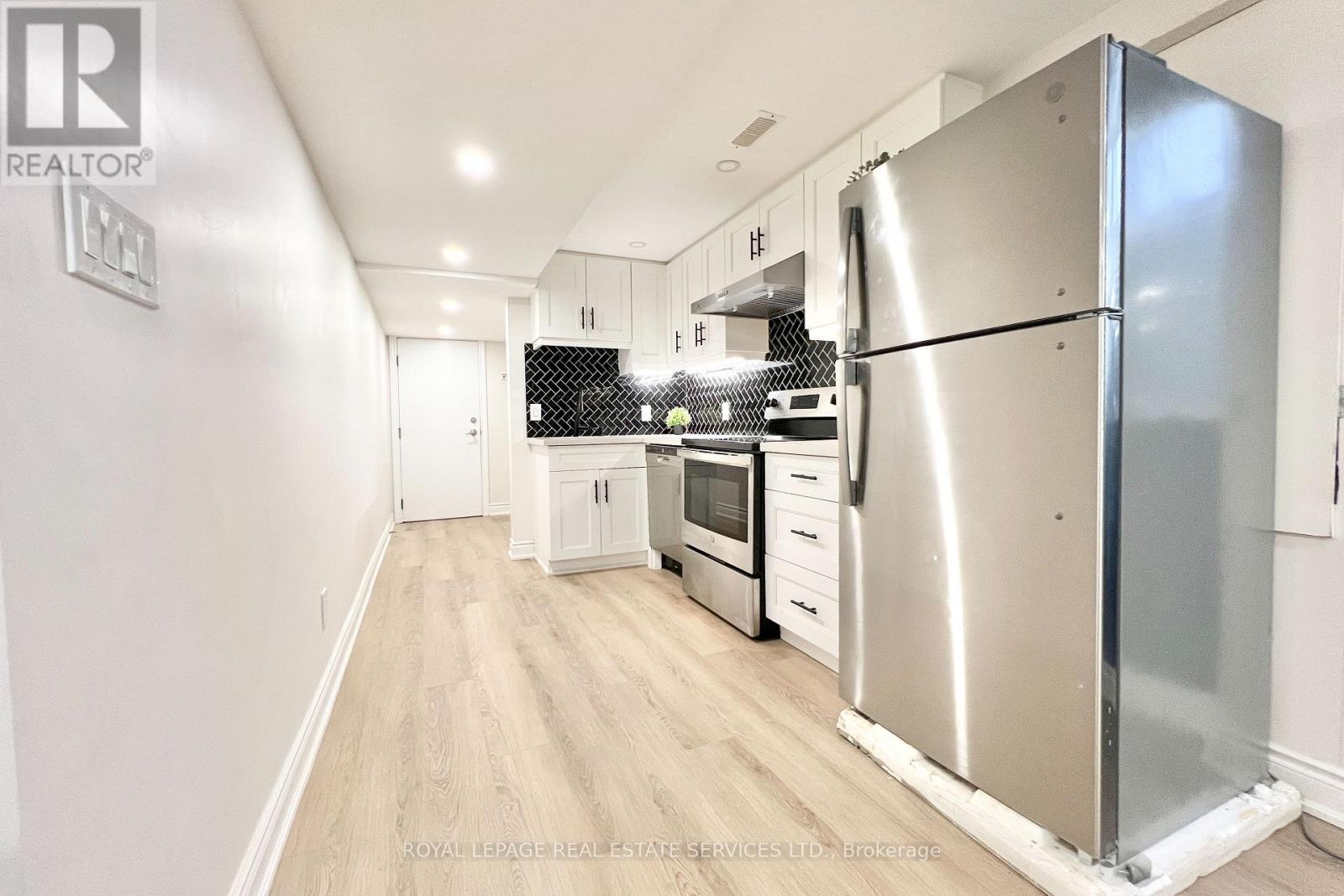 Bsmt - 411 Grindstone Trail, Oakville, Ontario  L6H 0S1 - Photo 9 - W12772816