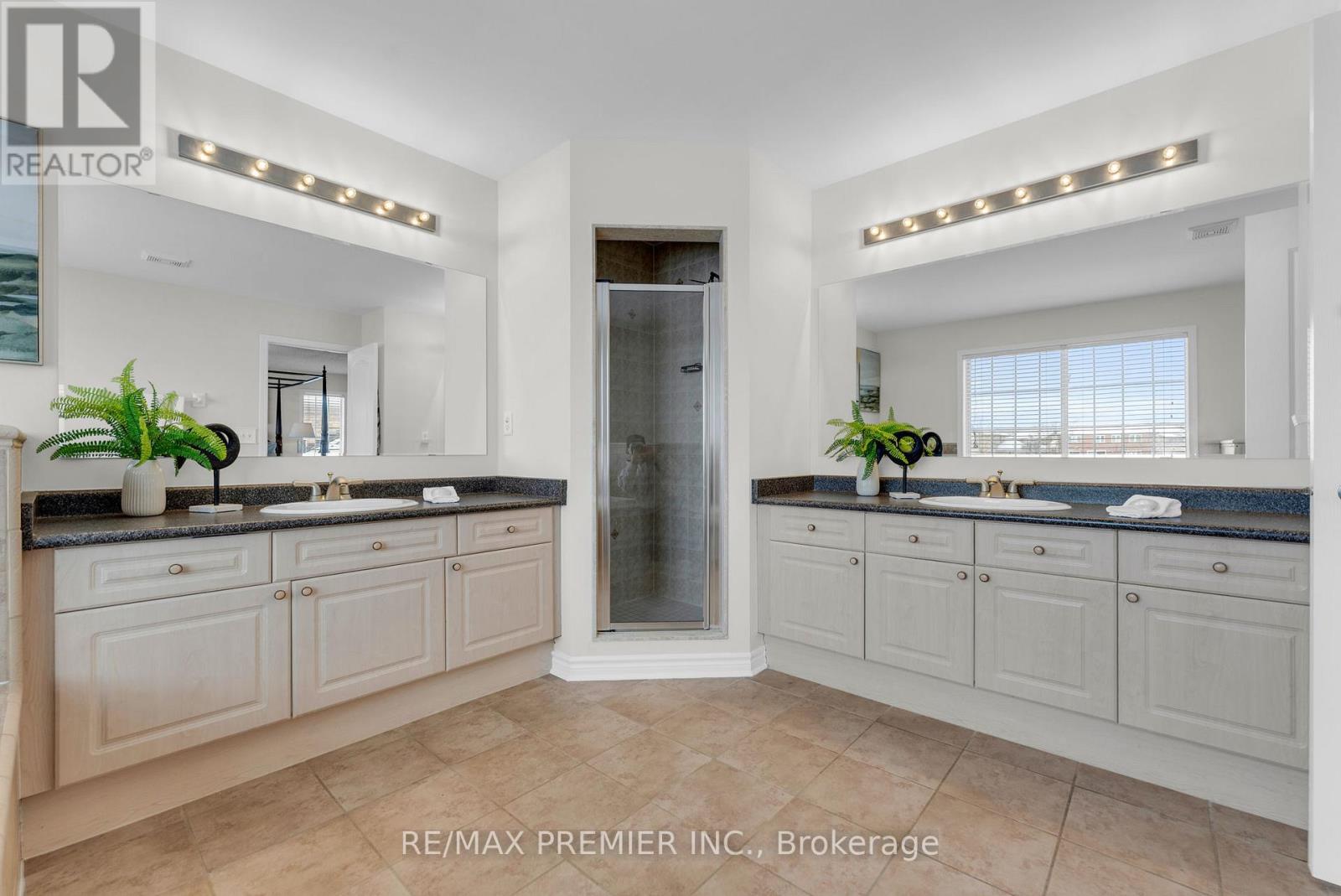 10 Pali Drive, Brampton, Ontario  L6P 1G3 - Photo 19 - W12772848