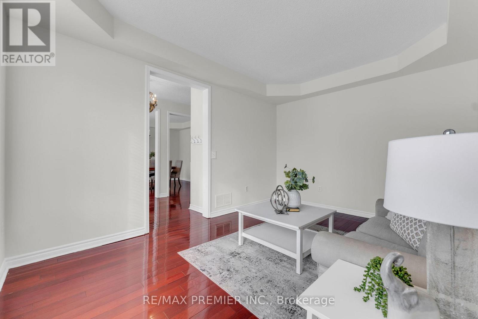 10 Pali Drive, Brampton, Ontario  L6P 1G3 - Photo 5 - W12772848