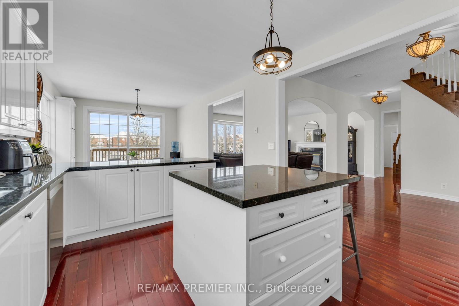 10 Pali Drive, Brampton, Ontario  L6P 1G3 - Photo 7 - W12772848