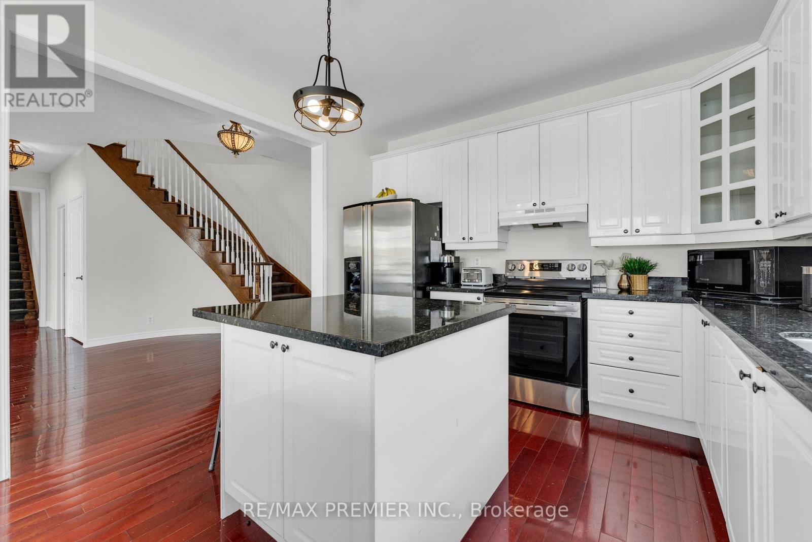 10 Pali Drive, Brampton, Ontario  L6P 1G3 - Photo 8 - W12772848