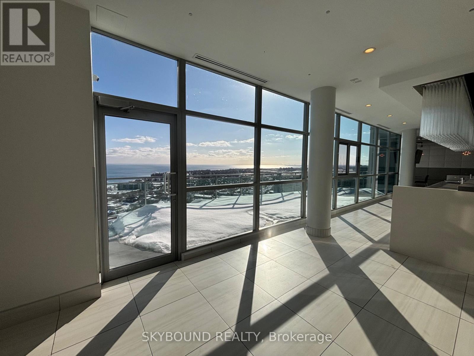 2723 - 165 Legion Road N, Toronto, Ontario  M8Y 0B3 - Photo 44 - W12772890