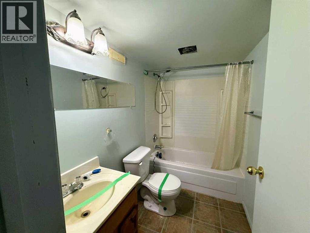 222 Eagle Road N, Lethbridge, Alberta  T1H 4S6 - Photo 23 - A2272797