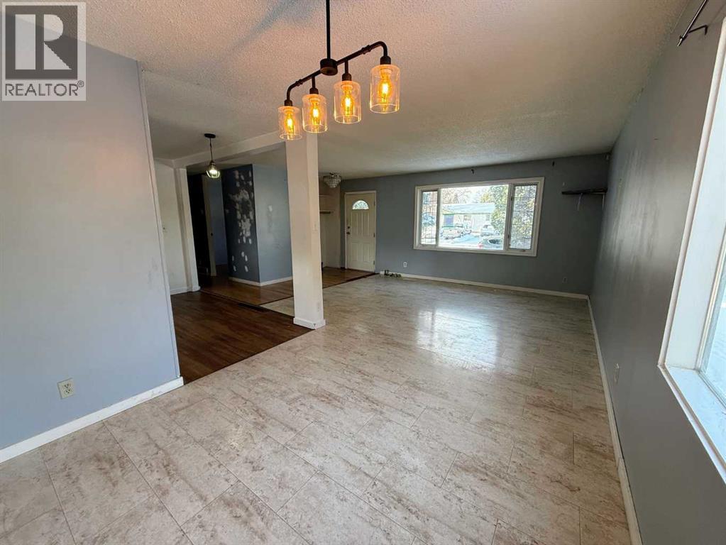 222 Eagle Road N, Lethbridge, Alberta  T1H 4S6 - Photo 4 - A2272797