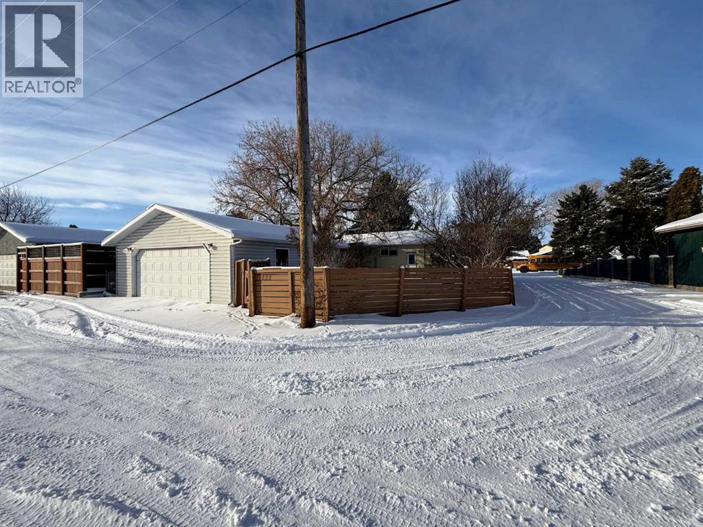 222 Eagle Road N, Lethbridge, Alberta  T1H 4S6 - Photo 28 - A2272797