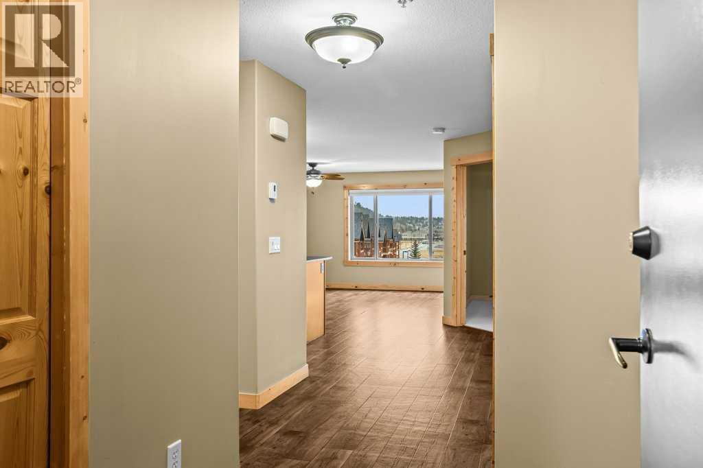 323, 300 Palliser Lane, Canmore, Alberta  T1W 0H5 - Photo 3 - A2270975