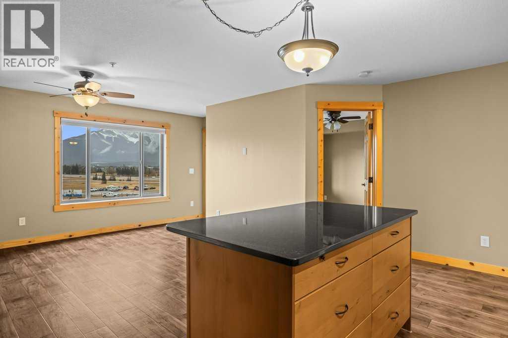 323, 300 Palliser Lane, Canmore, Alberta  T1W 0H5 - Photo 12 - A2270975