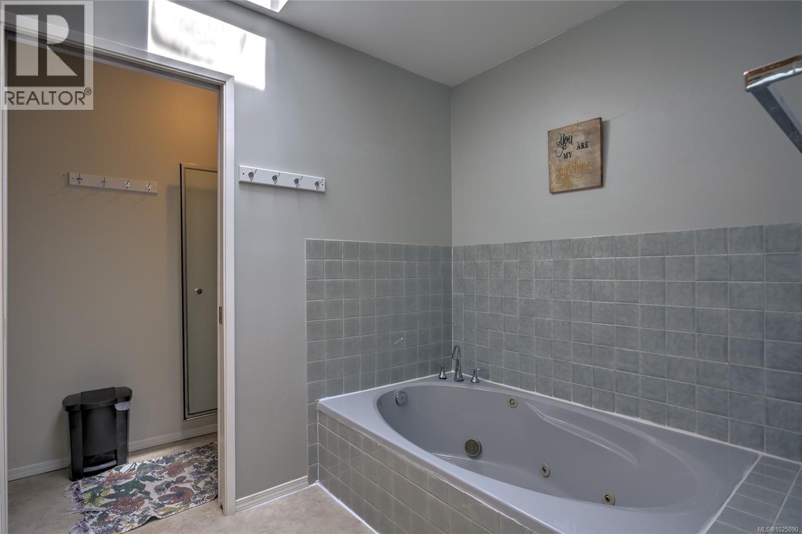 6431 Abbey Rd, Duncan, British Columbia  V9L 5S1 - Photo 38 - 1025090